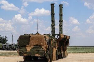 Россия задействует в учениях ракетные комплексы "Искандер-М"