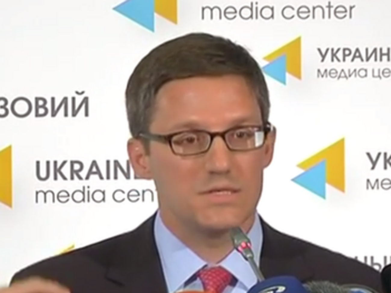 Дерек Шолле заявил, что США не будут оказывать Украине "военную помощь"