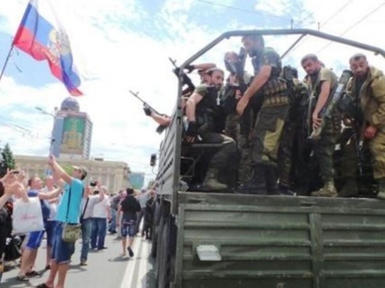 Донецкие террористы отпустили журналистов после "беседы" в здании облгосадминистрации