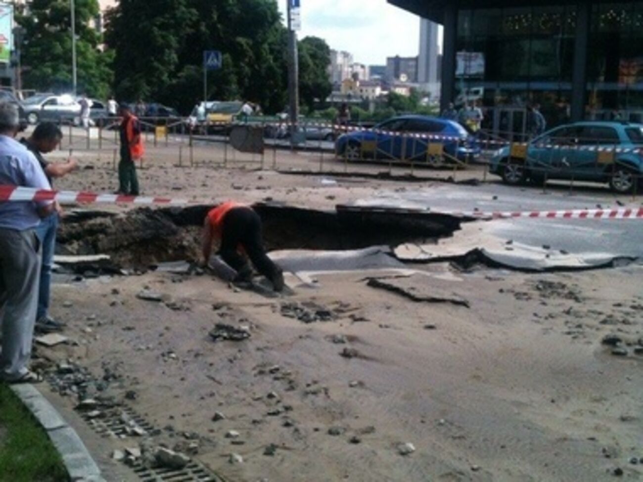 Движение автотранспорта ограничено