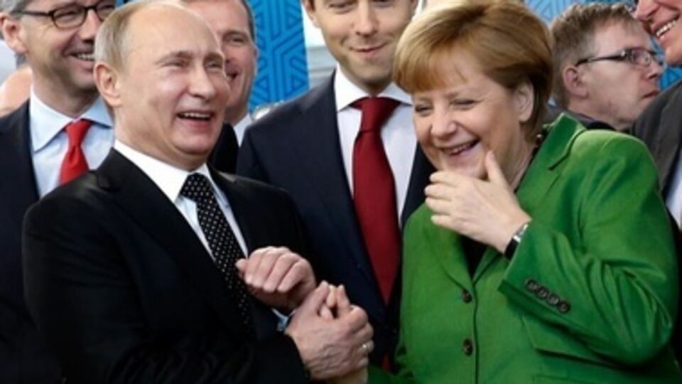 Меркель готова поговорить с Путиным