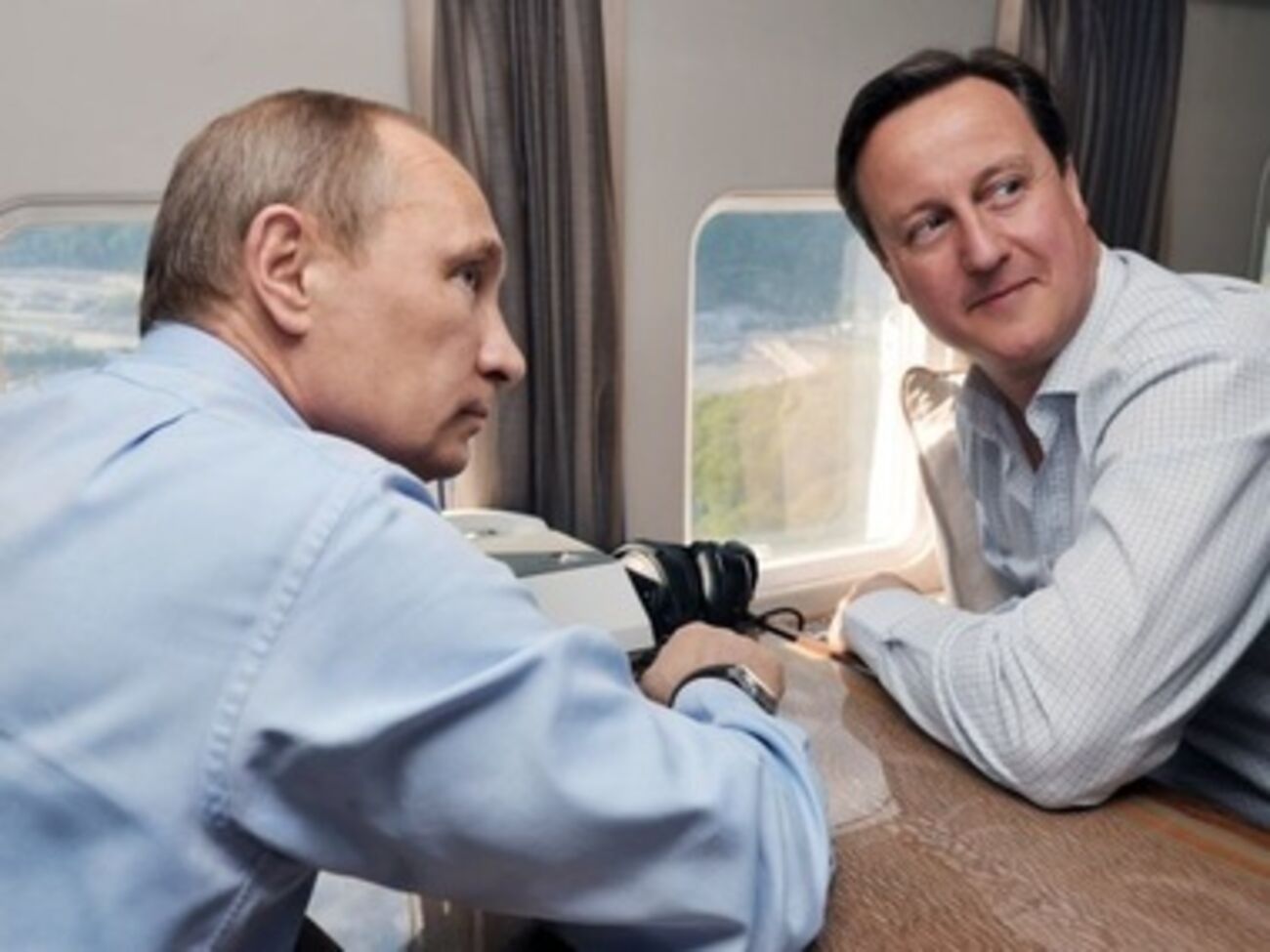 Инициатором встречи выступил Кэмерон