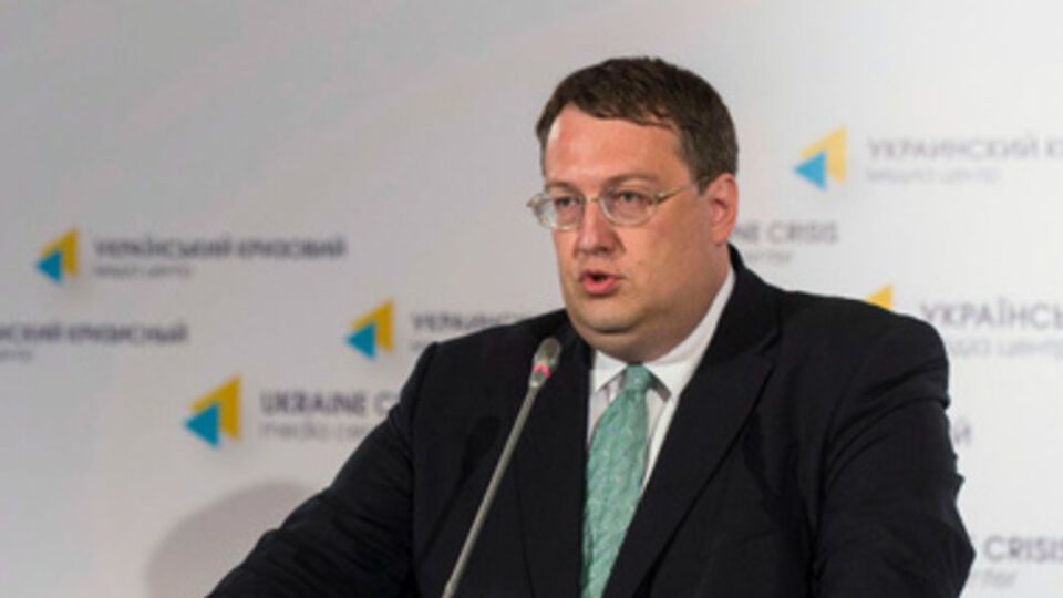 Президент сейчас ищет сторону для договоров, считает советник министра МВД