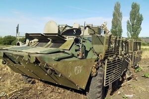 В учетной книжке захваченного БТРа стоит печать российской воинской части