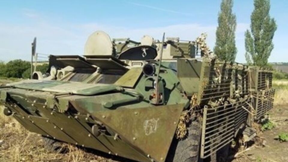 В учетной книжке захваченного БТРа стоит печать российской воинской части