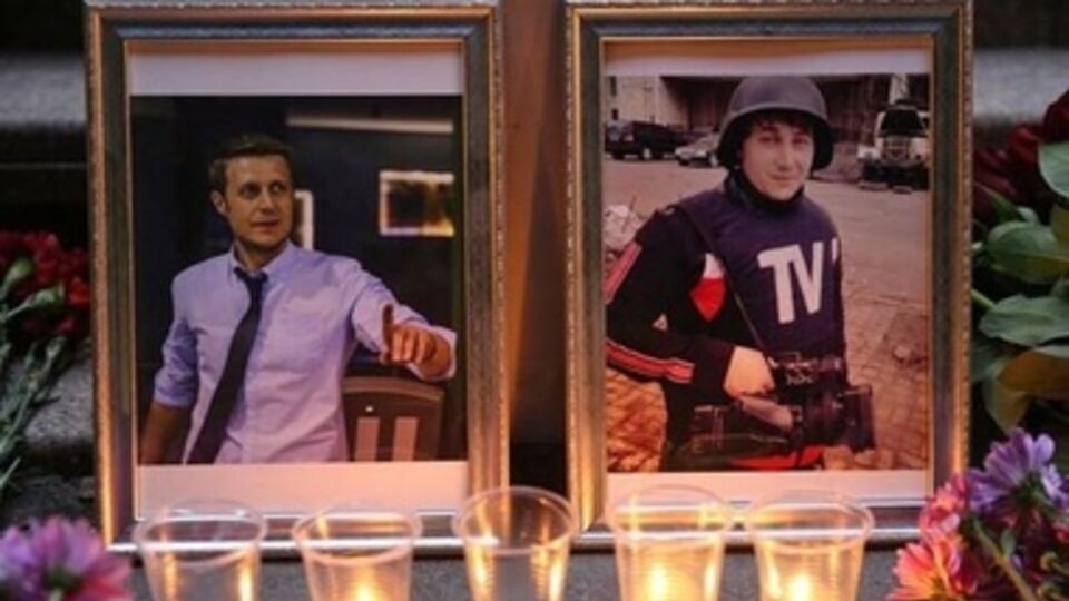 Прощание с Игорем Корнелюком (слева) прошло сегодня, Антона Волошина (справа) похоронят на следующей неделе