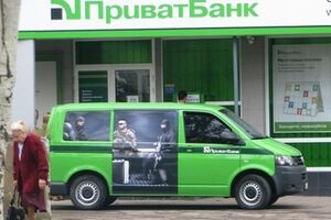Неизвестные уехали на автомобиле инкассаторов с одним миллионом гривен