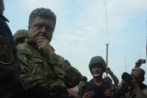 Порошенко посетил лагерь антитеррористического центра Национальной гвардии в Изюме