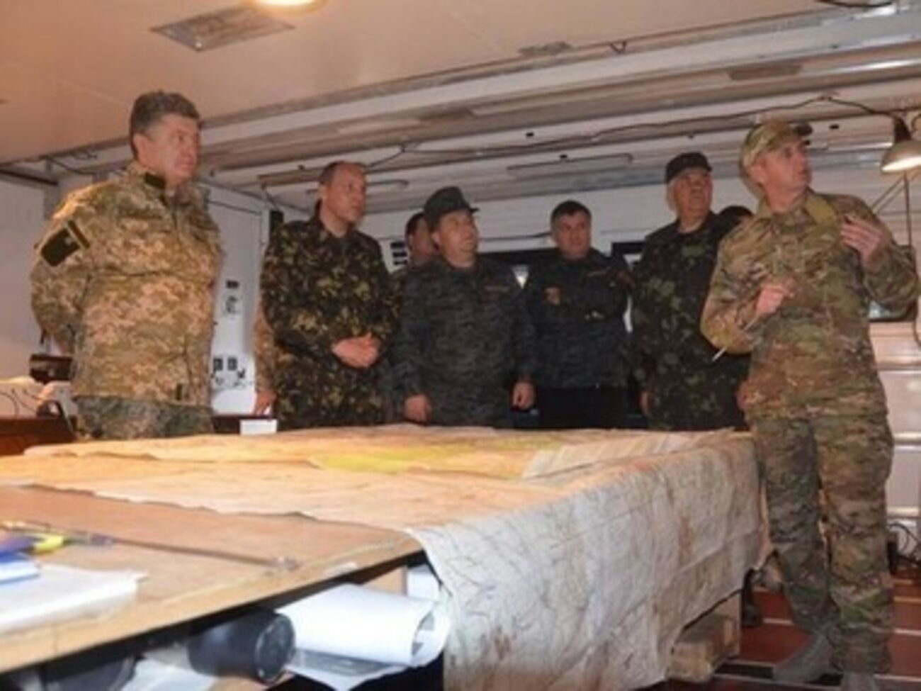 Петр Порошенко отдал приказ о прекращении огня после отчета военных о ситуации на границе