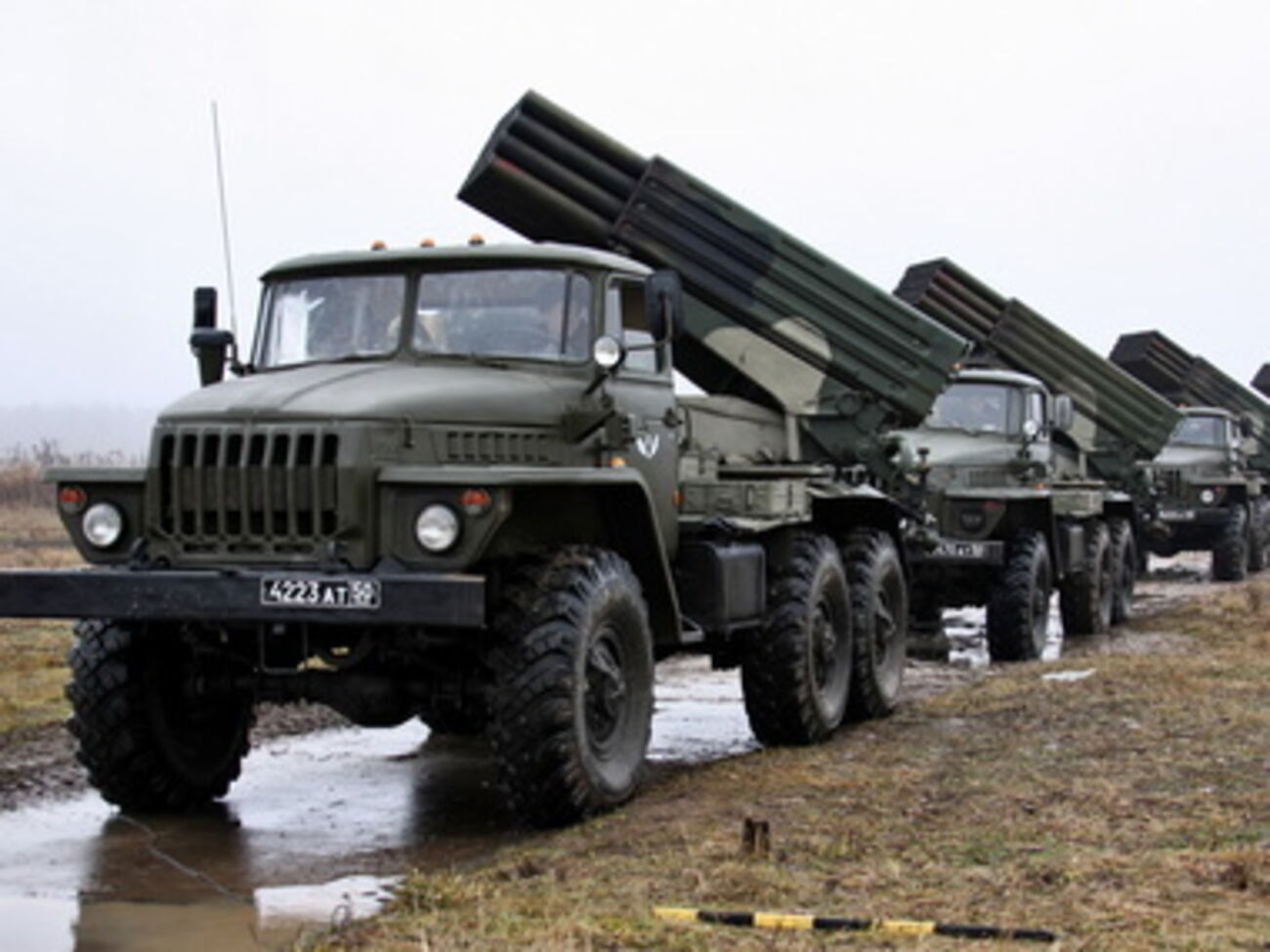 На украинской территории были зафиксированы 10 автомобилей с системами залпового огня "Град", переброшенных из России