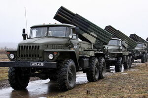 На украинской территории были зафиксированы 10 автомобилей с системами залпового огня "Град", переброшенных из России