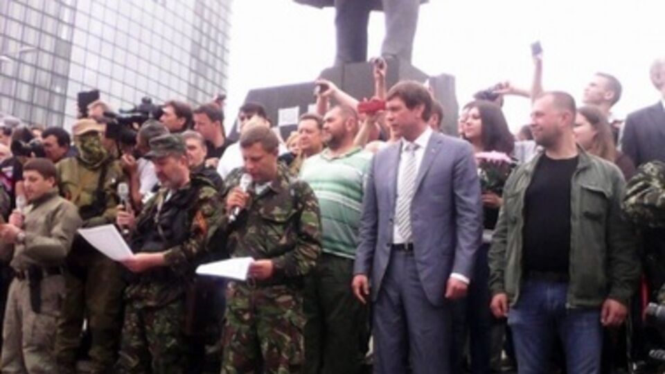 В Донецке боевики в присутствии Царева приняли присягу террористам