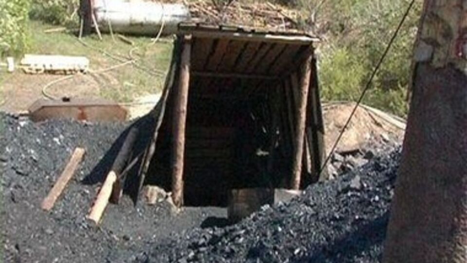 Люди оказались заблокированными в копанке вследствие внезапного поднятия подземных вод