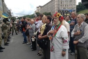 Вече 15 июня начали с минуты молчания в память о погибших украинских военных