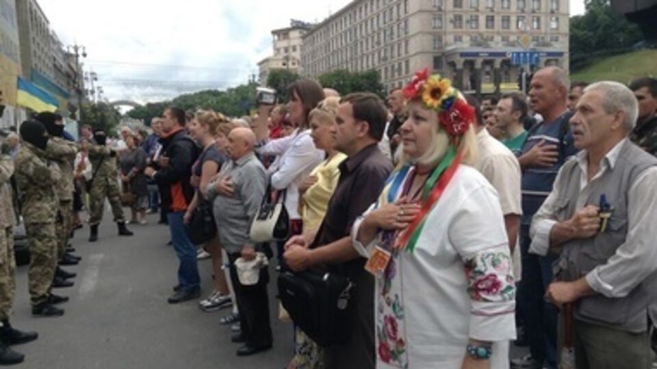 Вече 15 июня начали с минуты молчания в память о погибших украинских военных