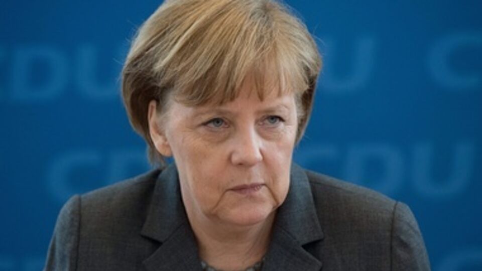Ангела Меркель призывает решить конфликт на востоке Украины политическим путем