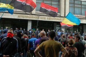 Митингующие требуют наказать сепаратистов и прекратить преследования патриотов