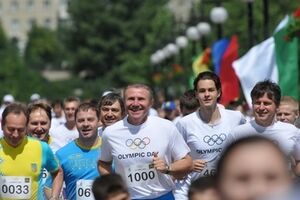 На Оболонской набережной можно было посоревноваться с Сергеем Бубкой