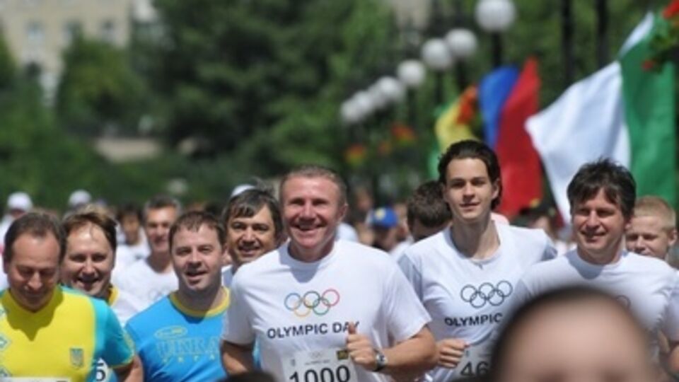 На Оболонской набережной можно было посоревноваться с Сергеем Бубкой