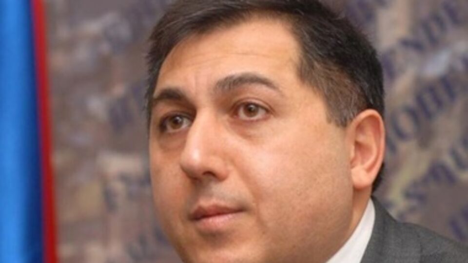 В соцсетях все большее распространение получает "язык ненависти", заявил глава миссии ООН Армен Арутюнян