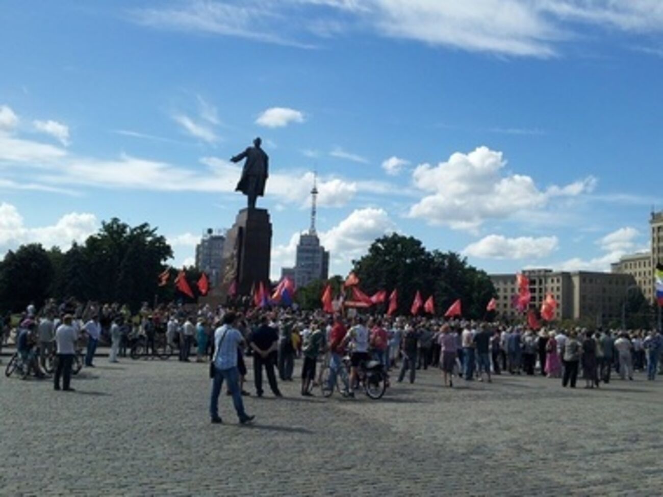Митинг пророссийских активистов на площади Свободы