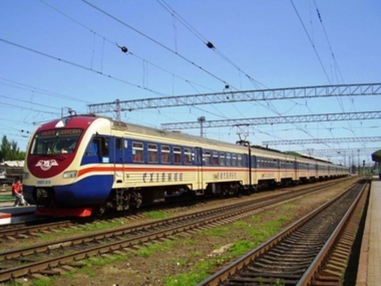 Из-за взрыва изменен маршрут следования трех пассажирских поездов