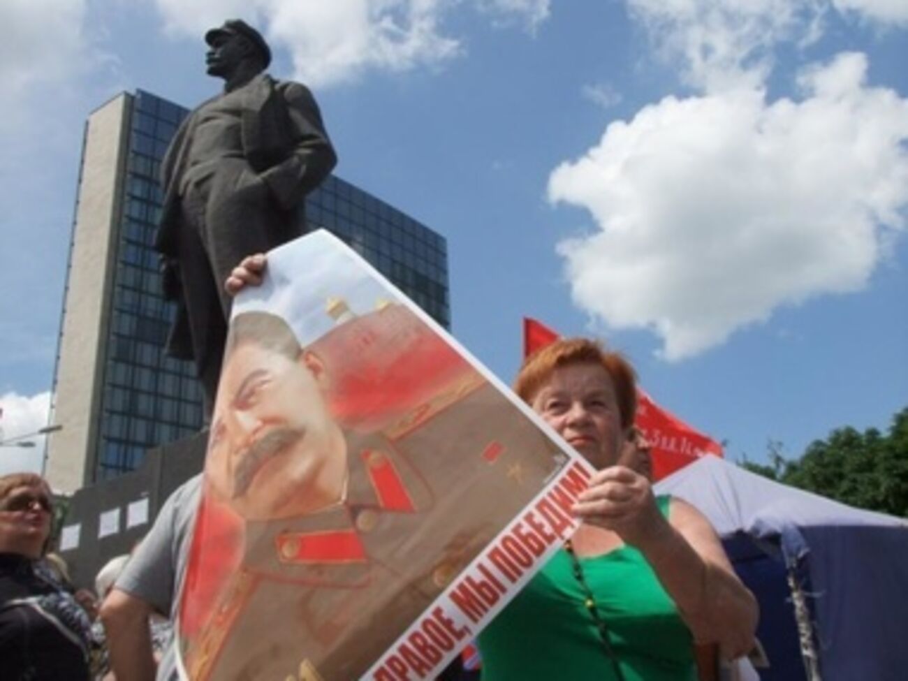 Митинг состоялся на площади Ленина