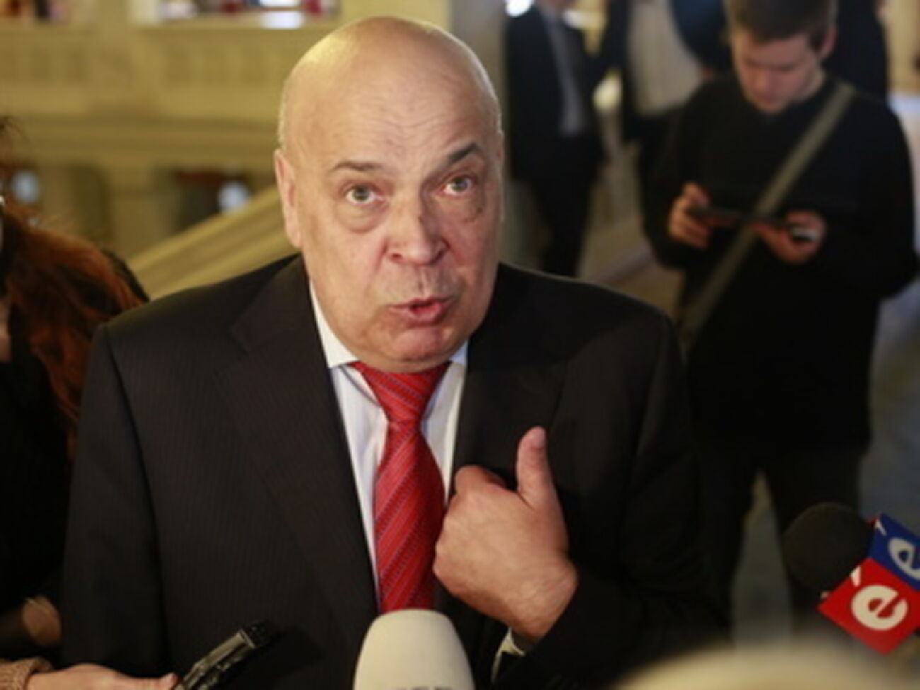 Генерал-лейтенант милиции в отставке Геннадий Москаль уверен, что вести переговоры на Донбассе не с кем. По его мнению, боевики поймут только язык силы.