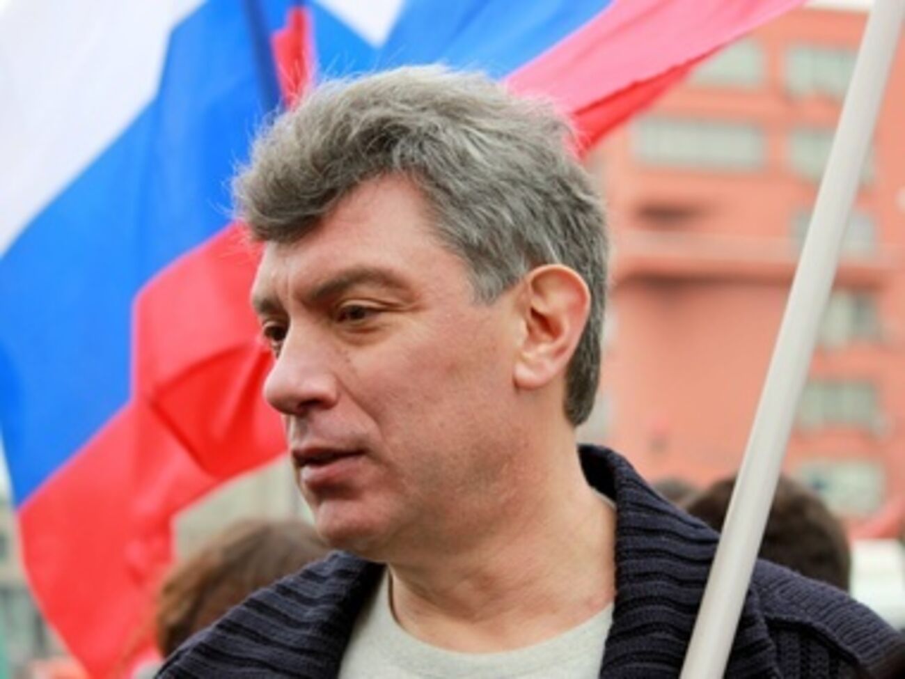 Россияне пока не связывают рост цен и ухудшение уровня жизни с политикой Путина, --- Немцов