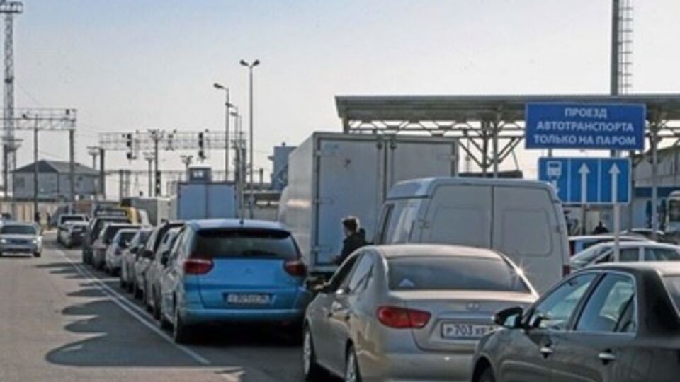 Керченская переправа снова работает