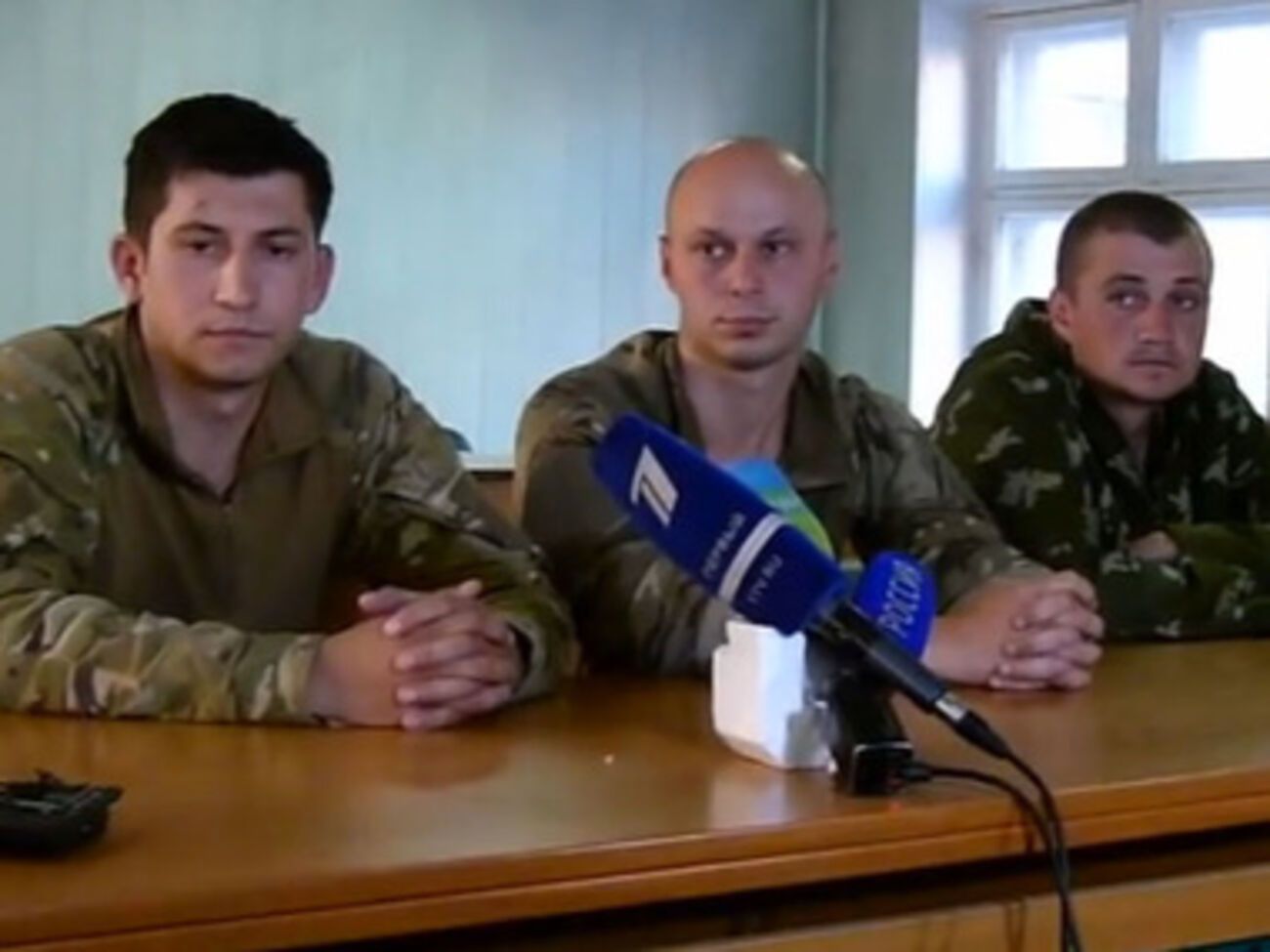 Эти военные были захвачены в плен в Славянске в начале июня