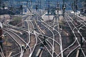 Неизвестные взорвали железнодорожные пути в двух областях