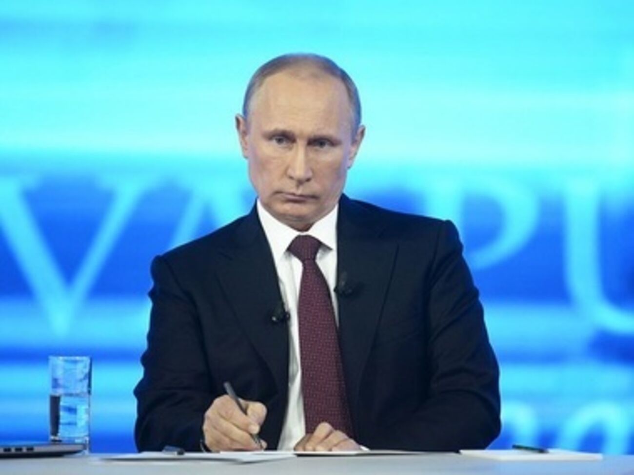 Путин назвал мирный план Порошенко недостаточной мерой для деэскалации конфликта