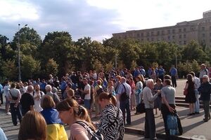 Евромайдановцы заявили, что будут приходить на площадь снова