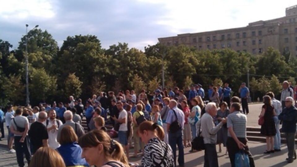 Евромайдановцы заявили, что будут приходить на площадь снова