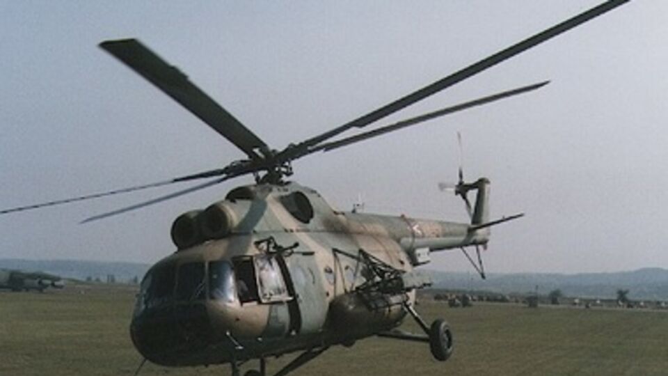 Боевики обстреляли военный украинский вертолет неподалеку Славянска