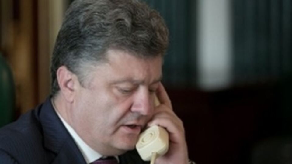 Порошенко поговорит по телефону с Меркель, Олландом и Путиным