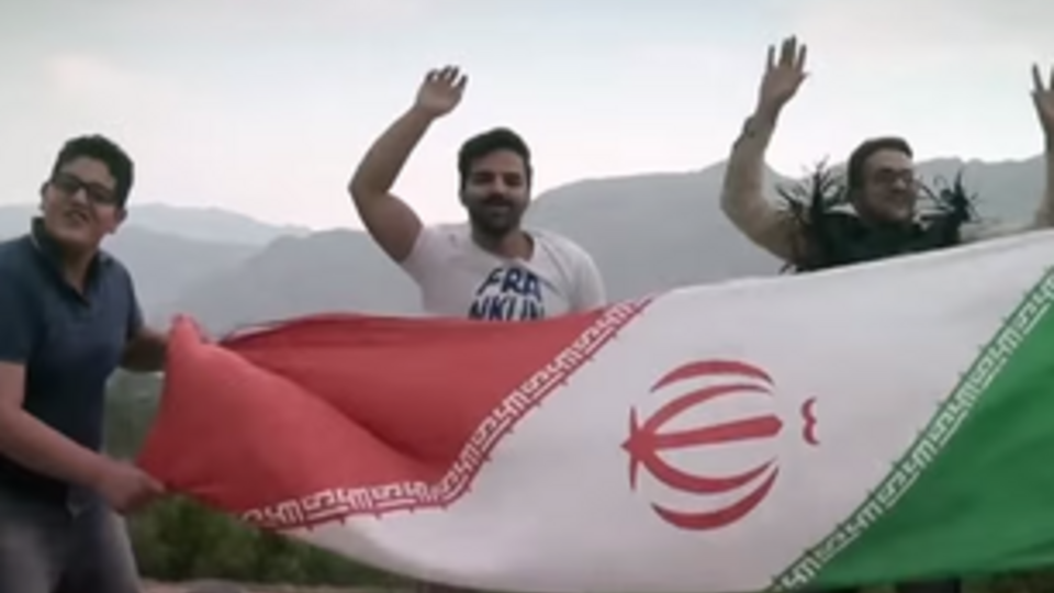 Поддержку соборной с песнями и танцами в Иране сочли аморальной