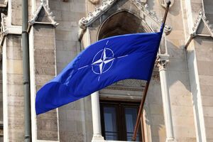 НАТО обсуждает последние события в Ираке