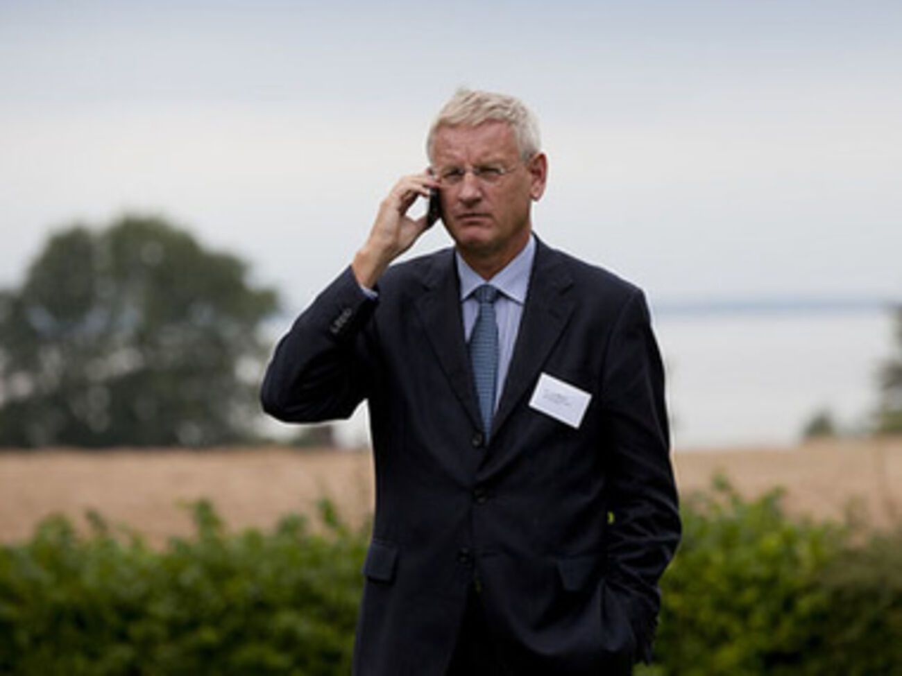 Бильдт: Через границу с Россией поступает все больше оружия и амуниции