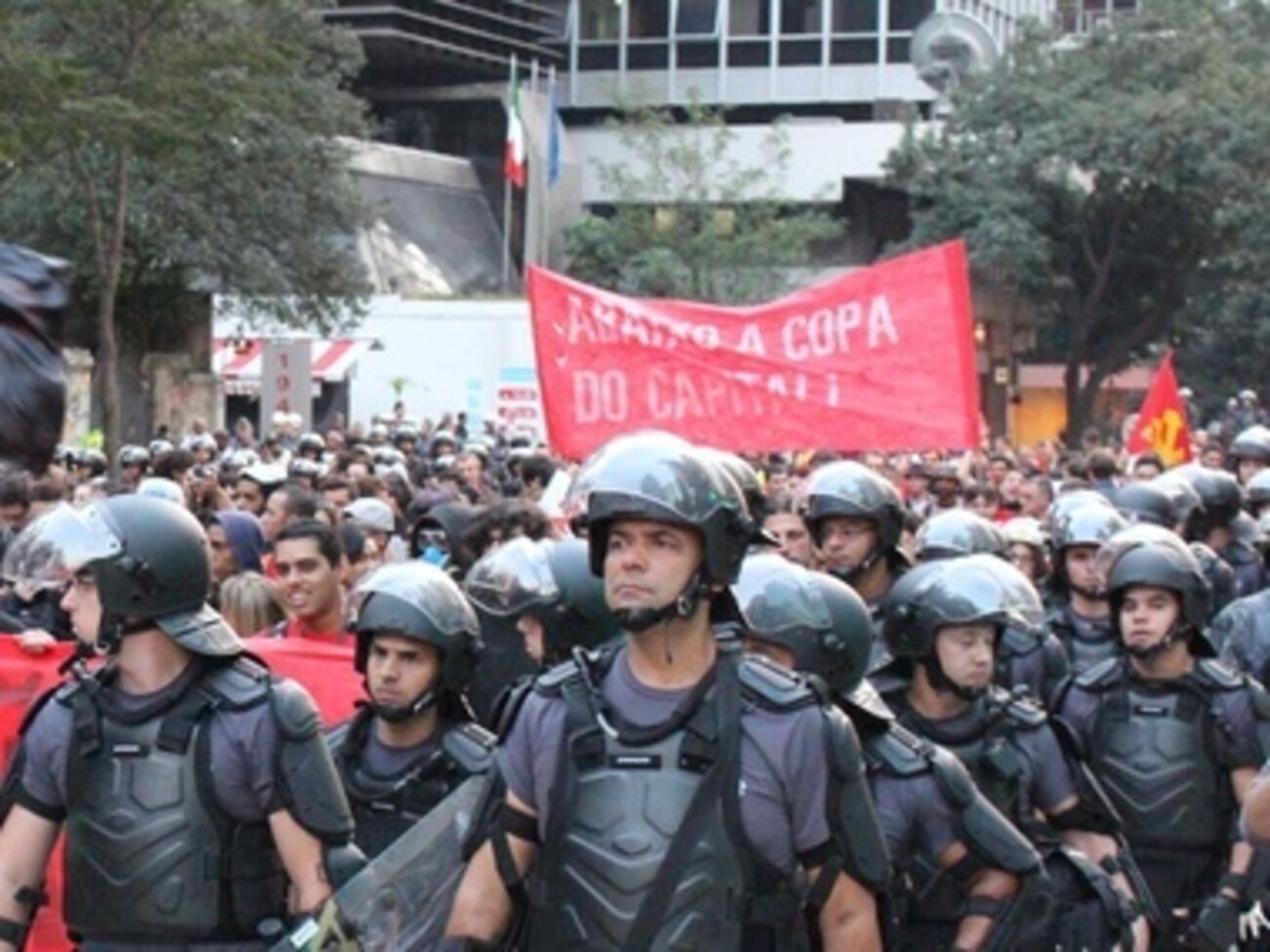 Протестующие обещают не расходиться до конца чемпионата