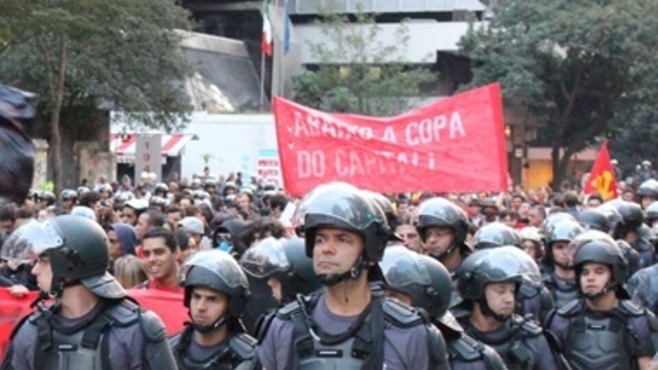 Протестующие обещают не расходиться до конца чемпионата