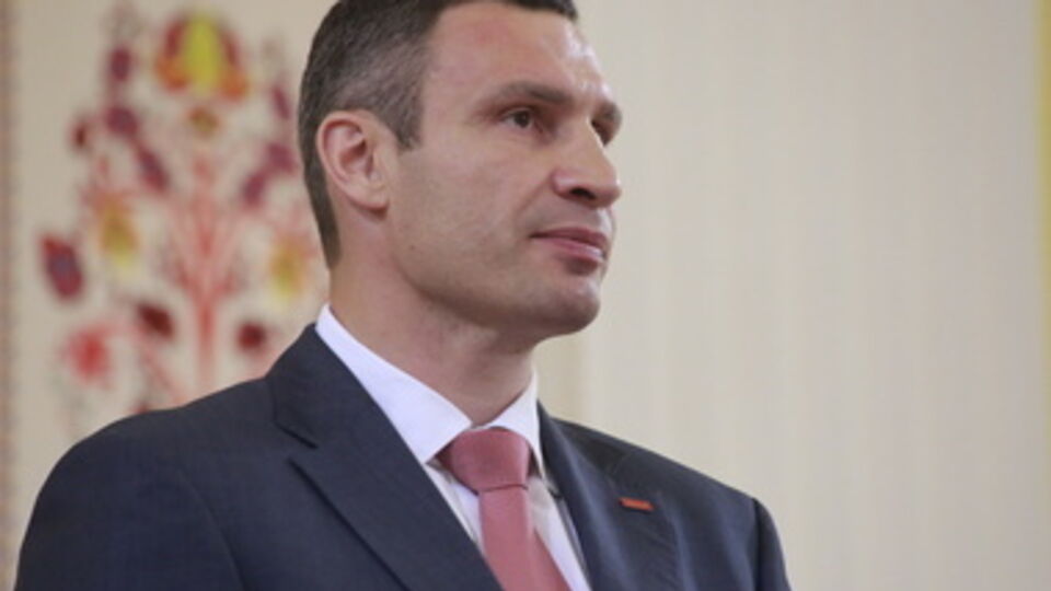 Должности главы КГГА и мэра разделил Янукович