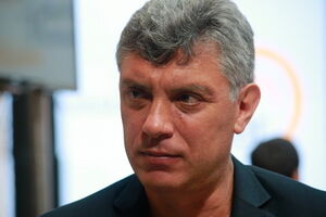 Немцов: Запрета на ввод войск недостаточно