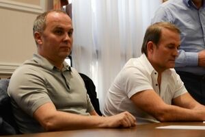 Власти не могли найти людей, которым бы доверяли представители "ДНР" и "ЛНР", заявил Шуфрич