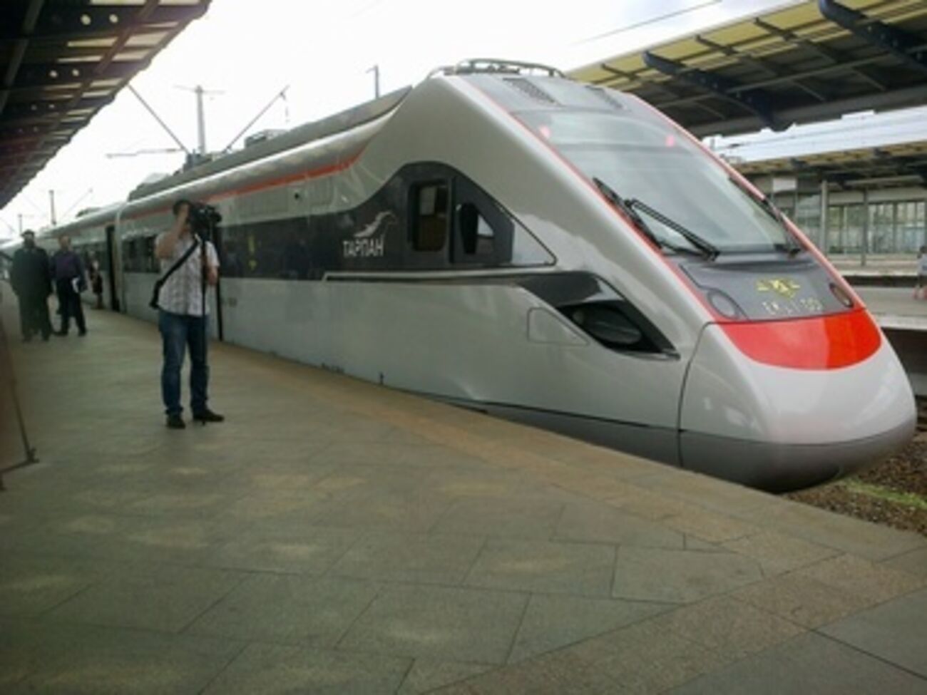 Новый скоростной поезд назвали "Тарпан"