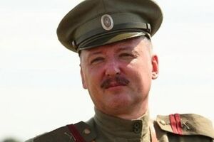 Стрелков требует отвести украинские войска на десять километров