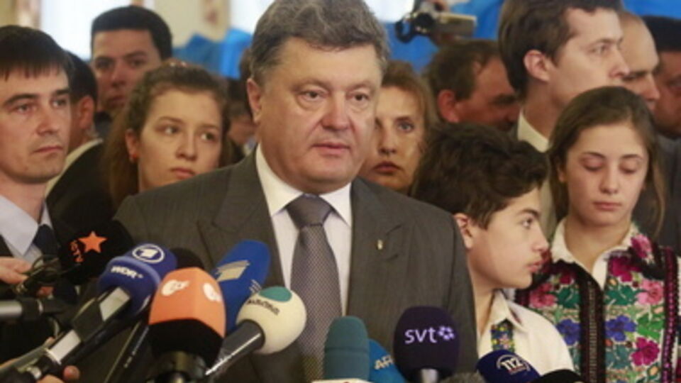 Крайне правым партиям стоит задуматься о своей электоральной популярности, отметил Порошенко
