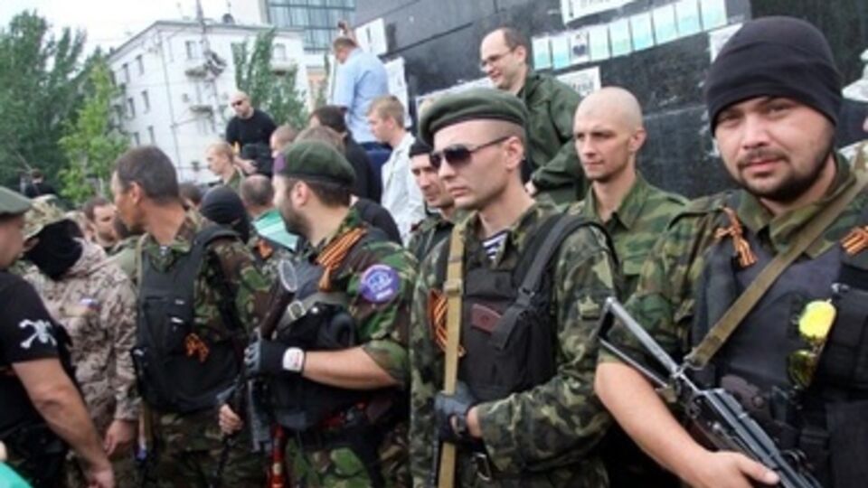 Донецк. Боевики принимают присягу на верность ДНР. Вряд ли их захотят видеть живыми в России