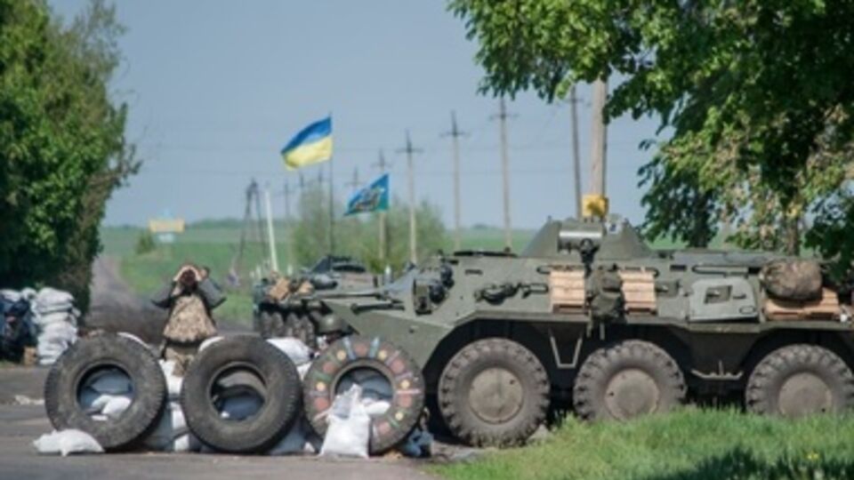 Бойцы были вынуждены отступить к другому блокпосту и занять оборону